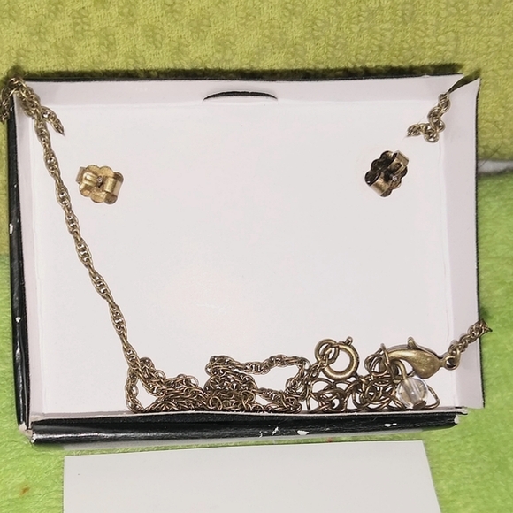 SET of 2: Avon Blissful Blues Necklace & Earrings - Picture 5 of 14